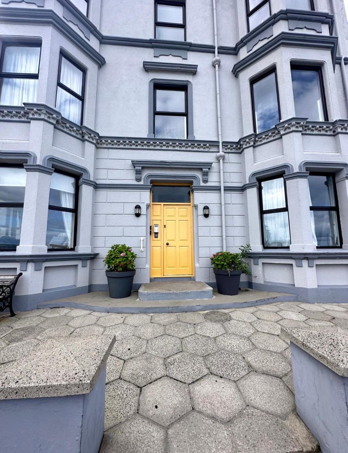 Апартаменти Stunning 3 Bed Seafront Mansion Building Sleeps 6 Adults Or 8 With Kids Портраш Екстер'єр фото